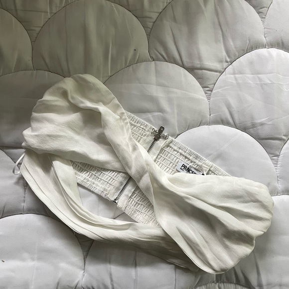 Princess Polly Crop Top Size 4 - Picture 4 of 6